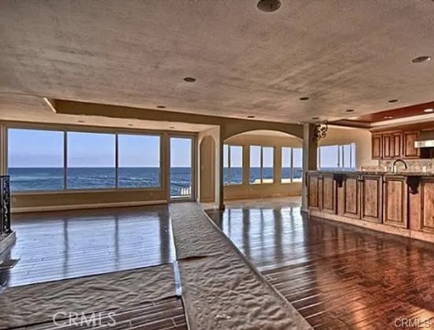 621 Loretta Drive, Laguna Beach, CA 92651