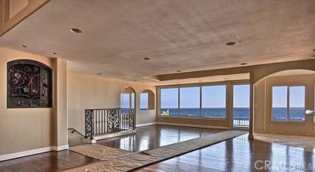 621 Loretta Drive, Laguna Beach, CA 92651