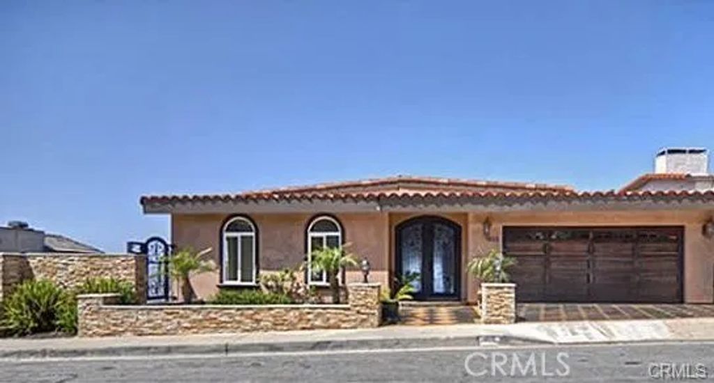 621 Loretta Drive, Laguna Beach, CA 92651