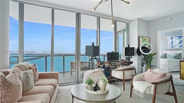 2900 NE 7th Ave 4102, Miami, FL 33137