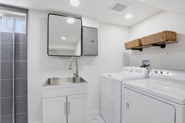 1228 E 40th Ave, Spokane, WA 99203