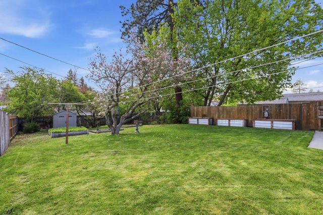 1228 E 40th Ave, Spokane, WA 99203
