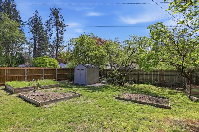 1228 E 40th Ave, Spokane, WA 99203