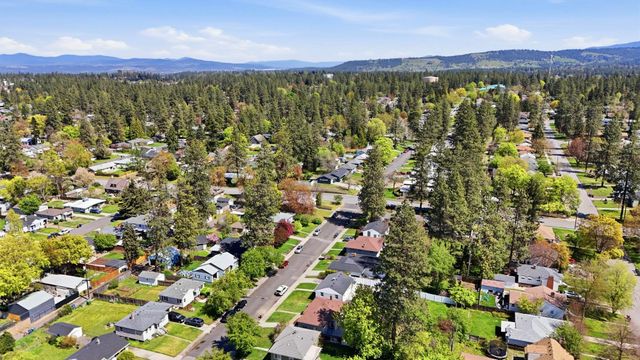 1228 E 40th Ave, Spokane, WA 99203