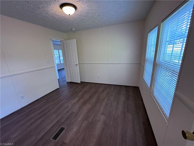 293 Regina Drive, Thomasville, NC 27360