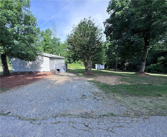 293 Regina Drive, Thomasville, NC 27360