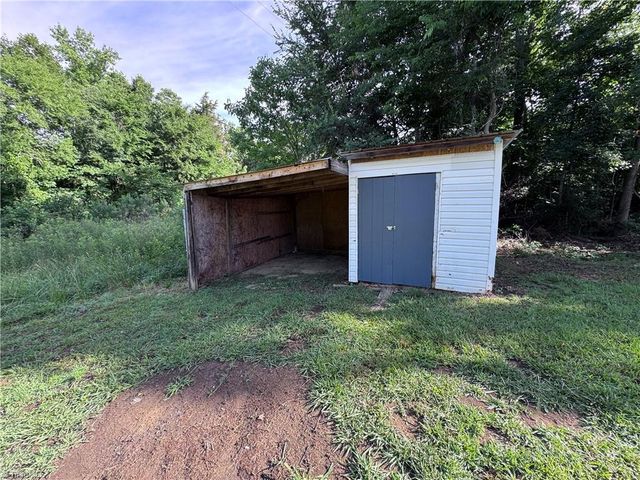 293 Regina Drive, Thomasville, NC 27360