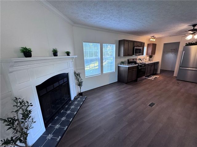 293 Regina Drive, Thomasville, NC 27360