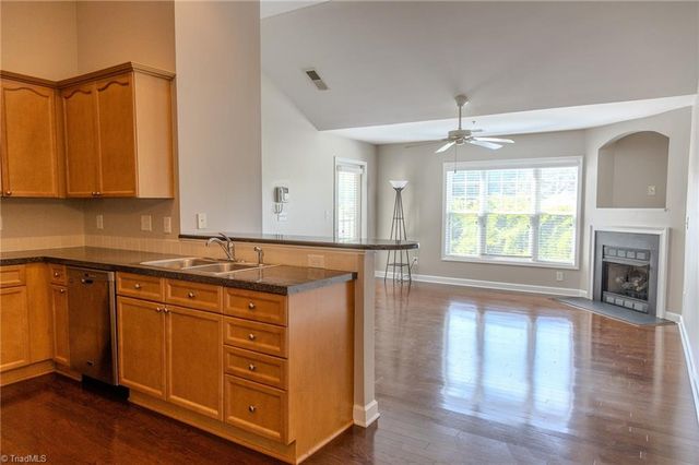 4762 Tatton Park Circle 3D, Winston-salem, NC 27103