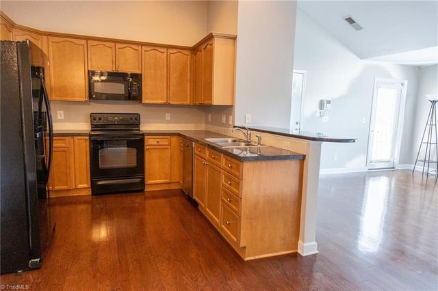 4762 Tatton Park Circle 3D, Winston-salem, NC 27103