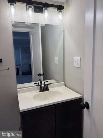 453 WALNUT DR, Edgewater, MD 21037