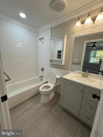 453 WALNUT DR, Edgewater, MD 21037