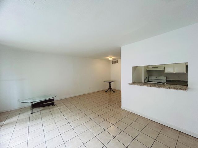 9201 Clarewood Drive 284, Houston, TX 77036