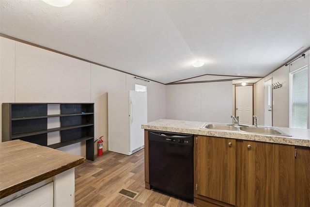 9500 S Rockwell Avenue, Cashion, OK 73016
