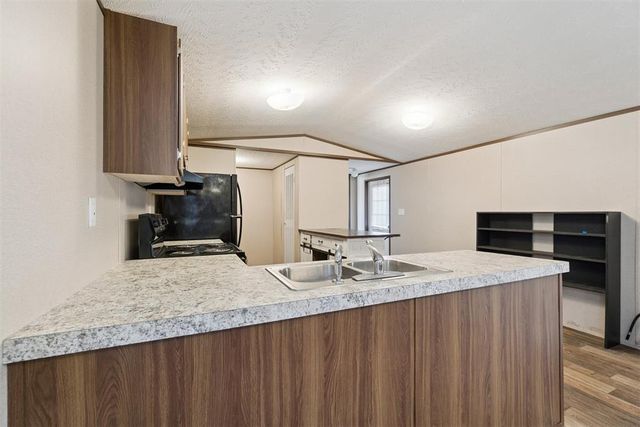 9500 S Rockwell Avenue, Cashion, OK 73016