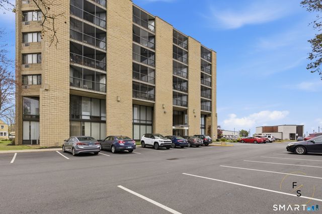 140 Captain Thomas Boulevard 307, West Haven, CT 06516