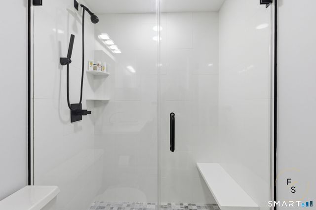 140 Captain Thomas Boulevard 307, West Haven, CT 06516