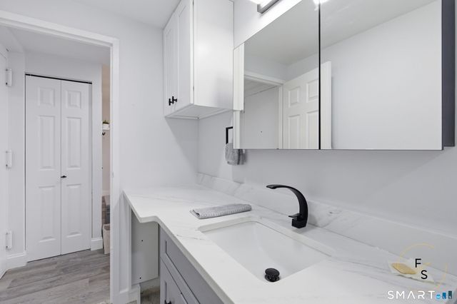 140 Captain Thomas Boulevard 307, West Haven, CT 06516