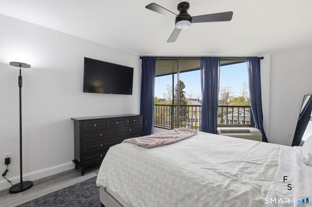 140 Captain Thomas Boulevard 307, West Haven, CT 06516