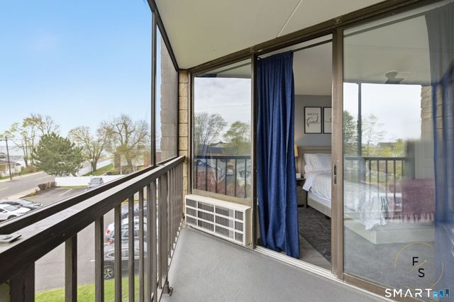 140 Captain Thomas Boulevard 307, West Haven, CT 06516