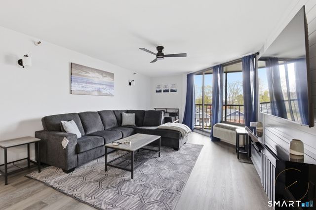 140 Captain Thomas Boulevard 307, West Haven, CT 06516