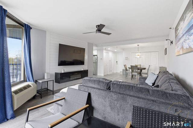 140 Captain Thomas Boulevard 307, West Haven, CT 06516