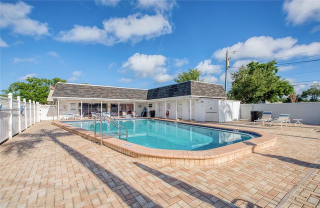 13940 ANONA HEIGHTS DRIVE 6, Largo, FL 33774