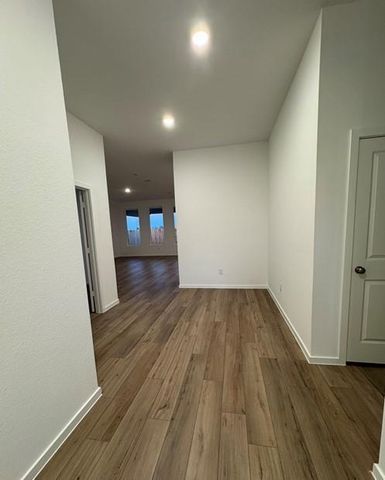 9119 Long Fin Drive, Baytown, TX 77521