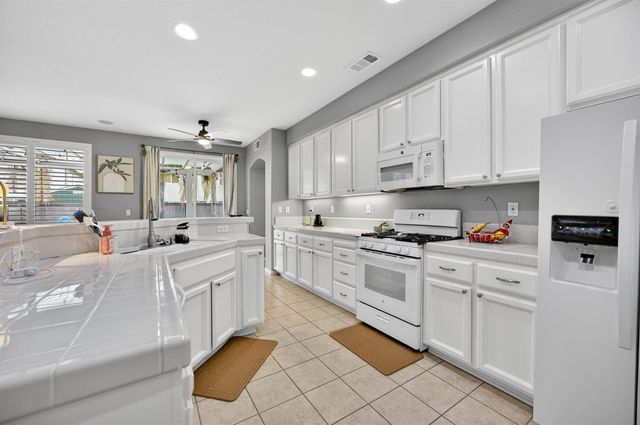 9740 Sage Thrasher Cir, Elk Grove, CA 95757