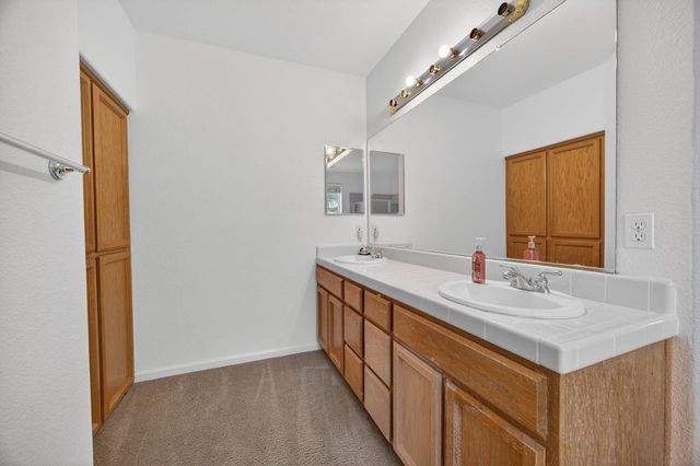 9740 Sage Thrasher Cir, Elk Grove, CA 95757