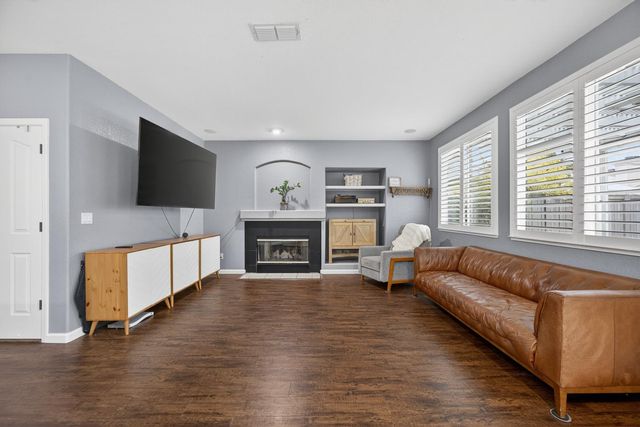 9740 Sage Thrasher Cir, Elk Grove, CA 95757