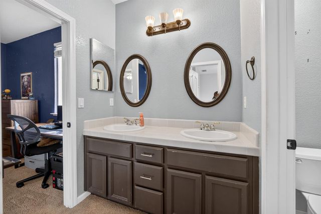 9740 Sage Thrasher Cir, Elk Grove, CA 95757