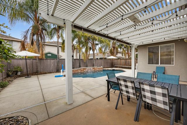 9740 Sage Thrasher Cir, Elk Grove, CA 95757