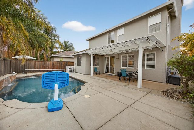9740 Sage Thrasher Cir, Elk Grove, CA 95757