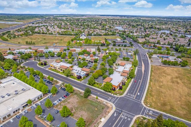 9740 Sage Thrasher Cir, Elk Grove, CA 95757