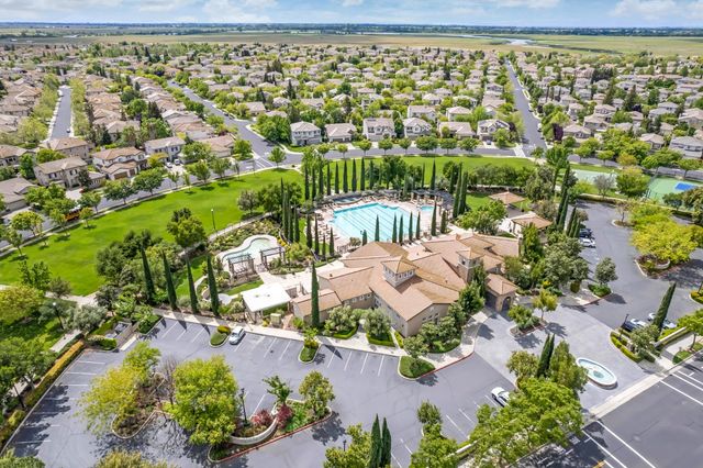 9740 Sage Thrasher Cir, Elk Grove, CA 95757