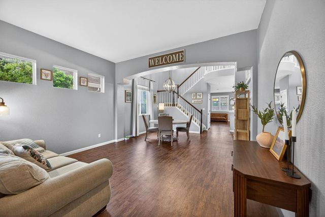 9740 Sage Thrasher Cir, Elk Grove, CA 95757