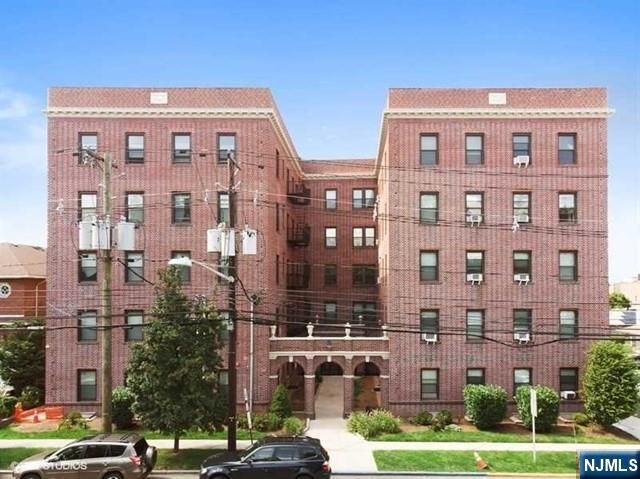 855 Broad Avenue 45, Ridgefield, NJ 07657
