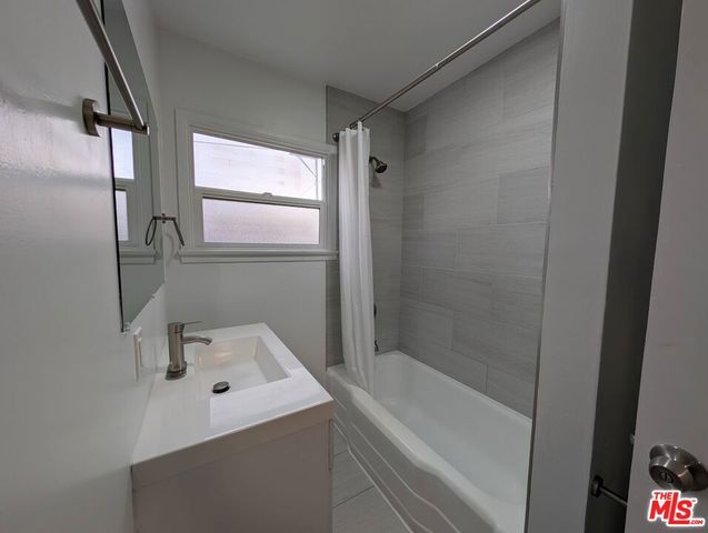 4239 S Centinela Avenue, Los Angeles, CA 90066