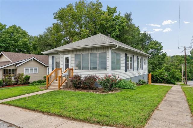 138 High Street, Liberty, MO 64068