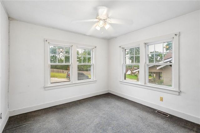 138 High Street, Liberty, MO 64068