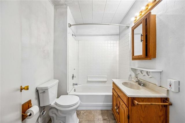 138 High Street, Liberty, MO 64068
