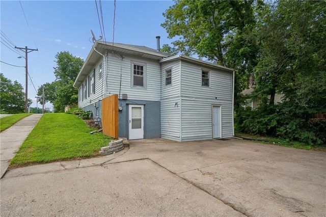 138 High Street, Liberty, MO 64068
