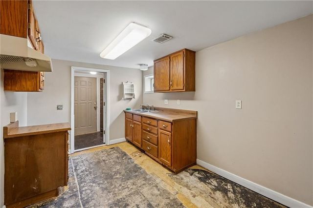 138 High Street, Liberty, MO 64068
