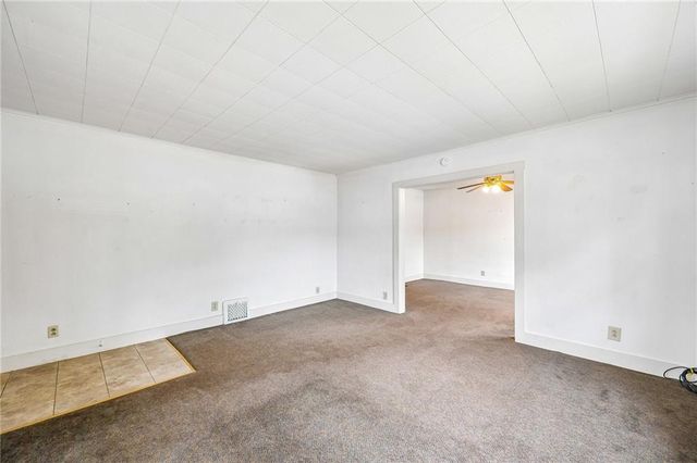 138 High Street, Liberty, MO 64068