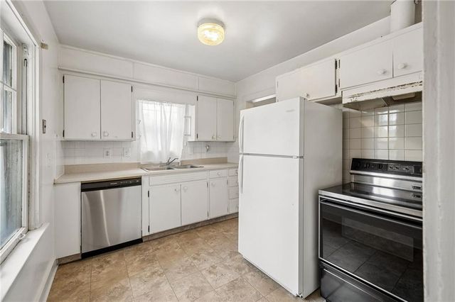 138 High Street, Liberty, MO 64068