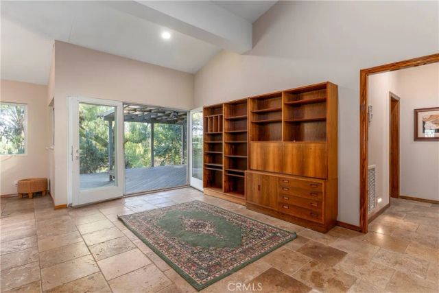 5653 Shirley Avenue, Tarzana, CA 91356