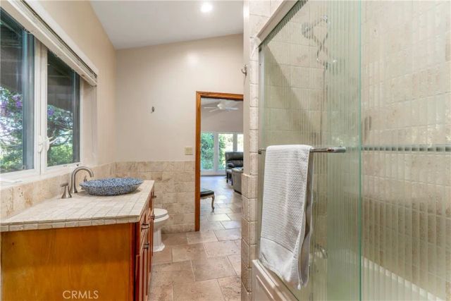 5653 Shirley Avenue, Tarzana, CA 91356