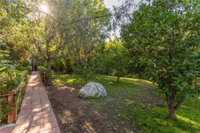 5653 Shirley Avenue, Tarzana, CA 91356