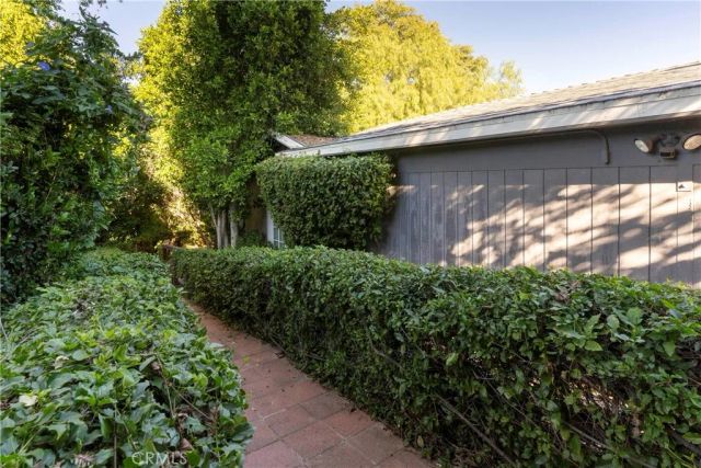 5653 Shirley Avenue, Tarzana, CA 91356